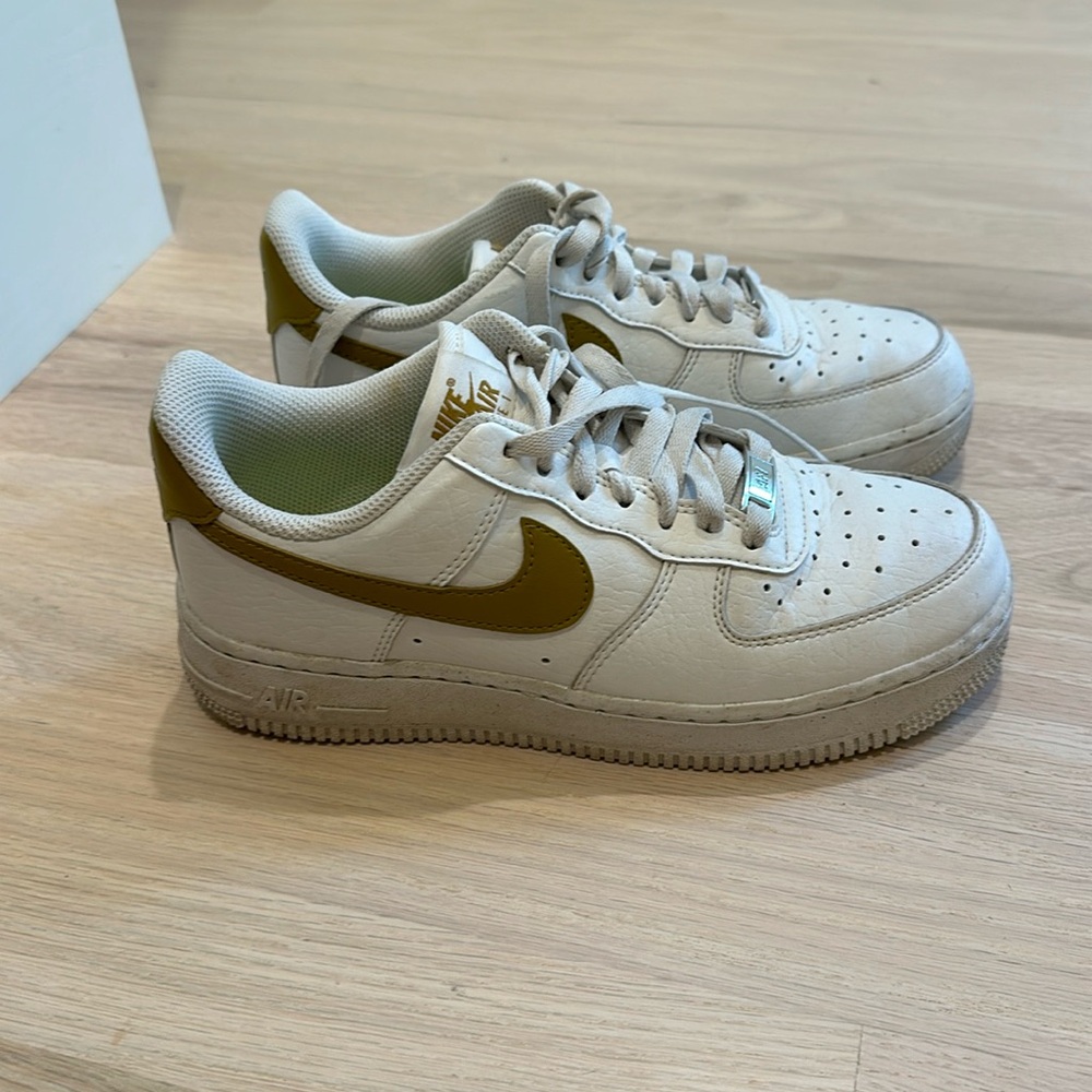 GUC Nike Air Force 1’s - RARE